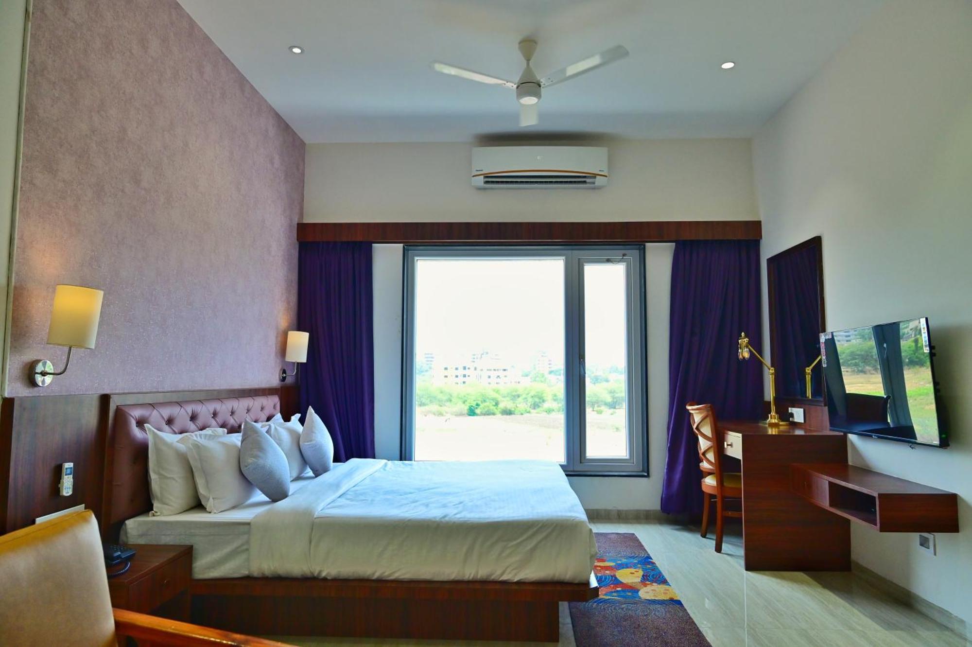 The One Hotel Nashik Ngoại thất bức ảnh