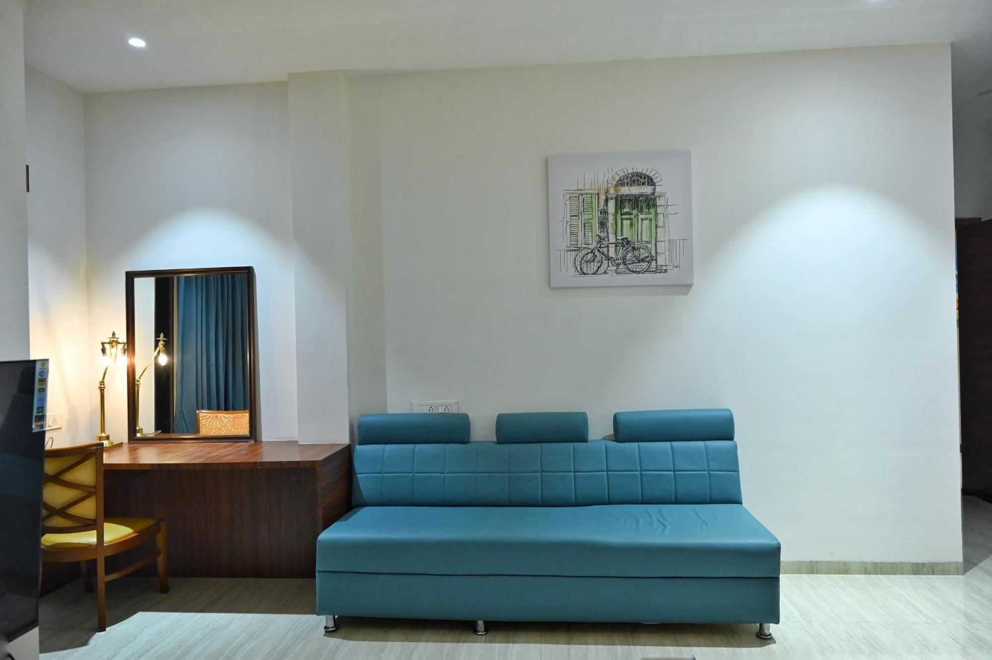 The One Hotel Nashik Ngoại thất bức ảnh