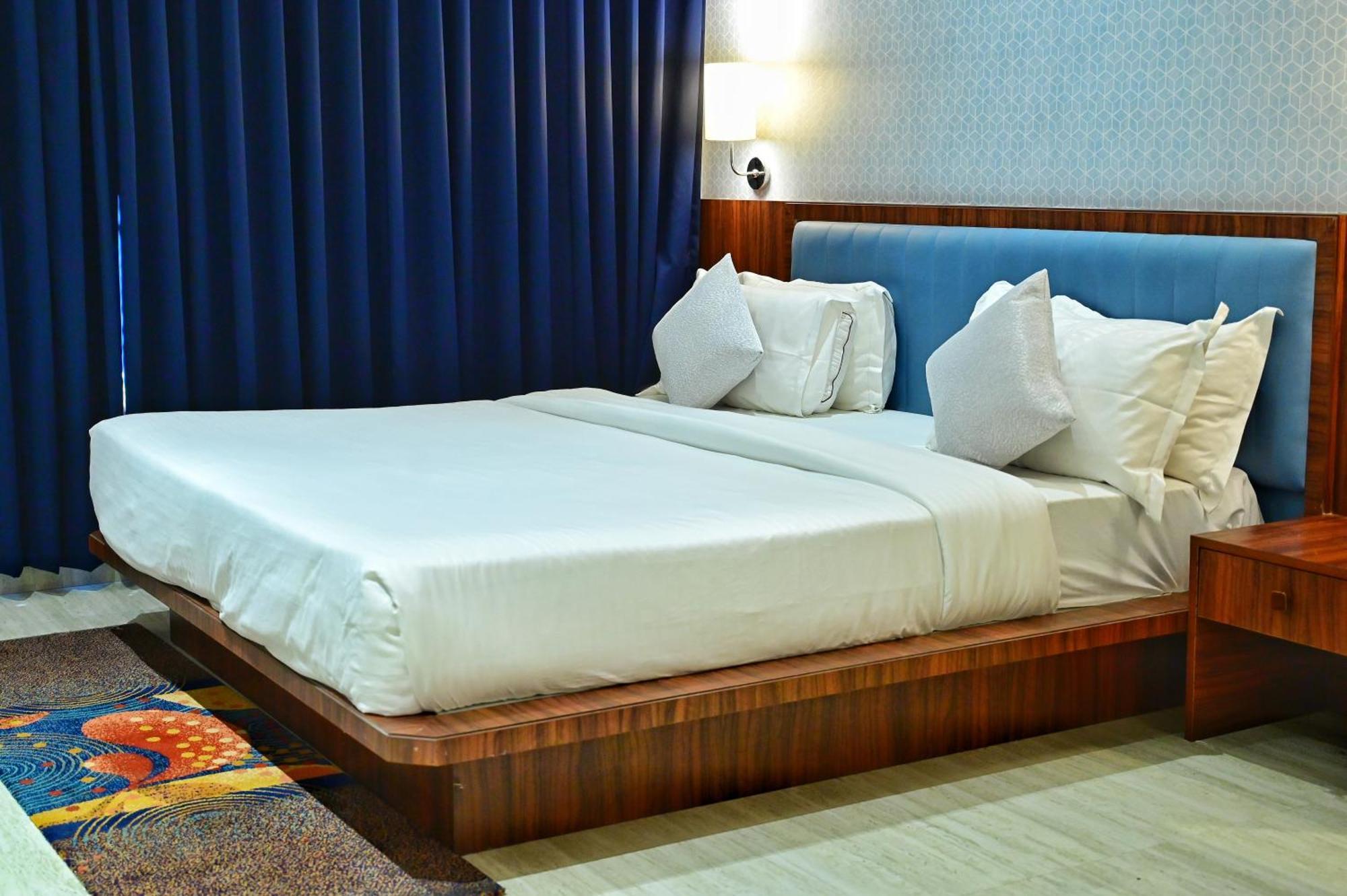 The One Hotel Nashik Ngoại thất bức ảnh