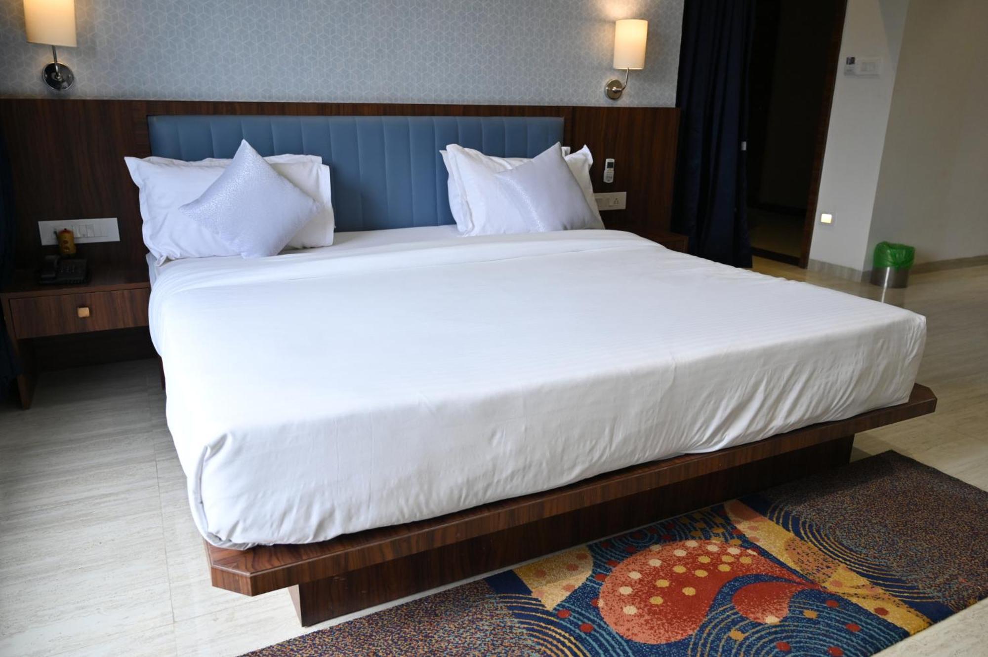 The One Hotel Nashik Ngoại thất bức ảnh