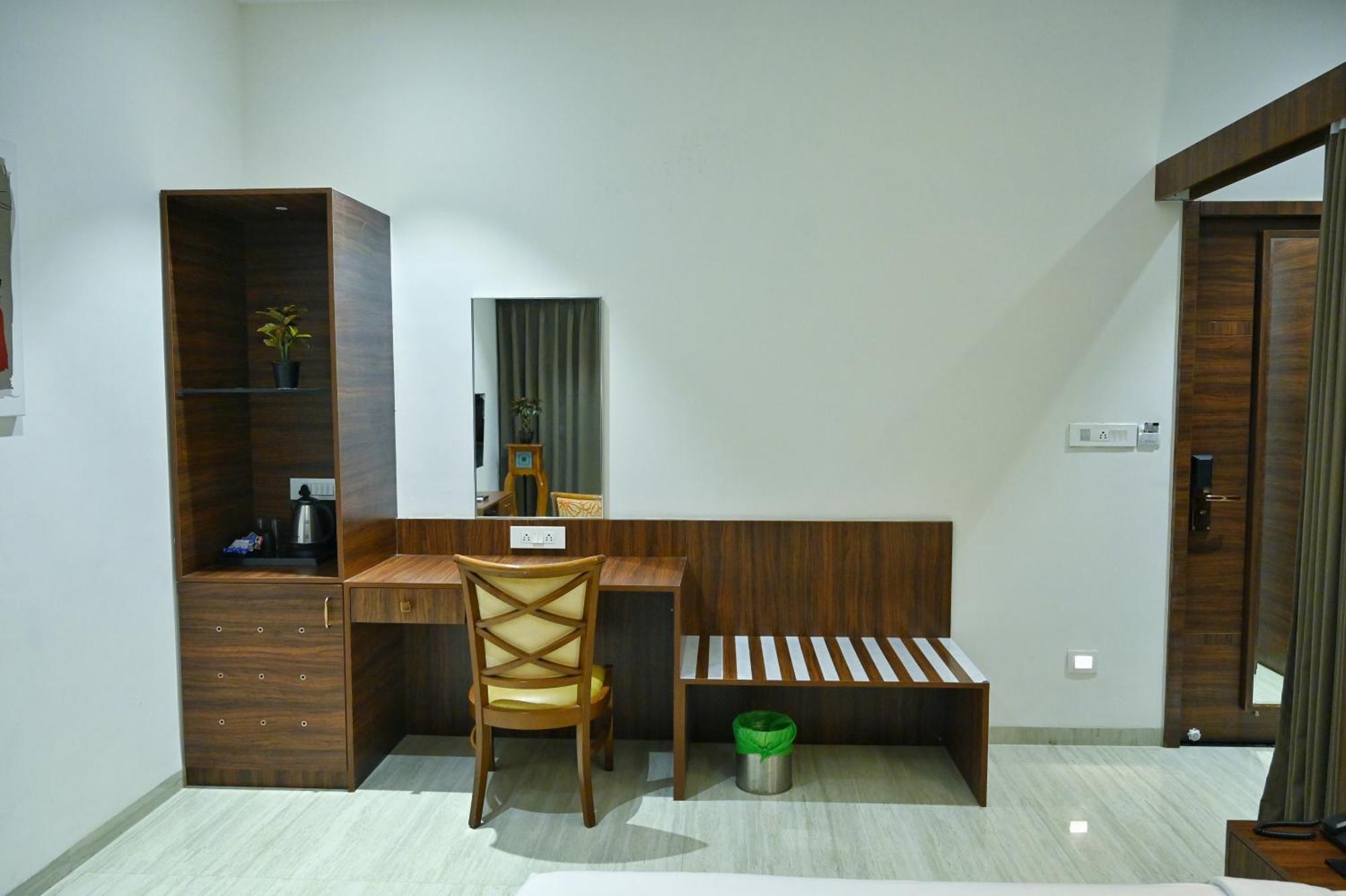 The One Hotel Nashik Ngoại thất bức ảnh
